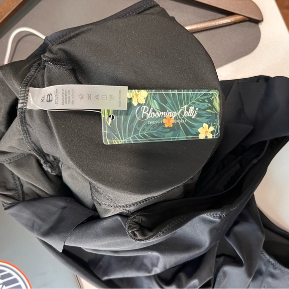 Blooming Jelly Women's Tummy Control Swimsuit ruffle black one piece 💜 - Picture 6 of 9